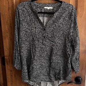 fun 2 fun Black & White Paisley Split-Neck Tunic